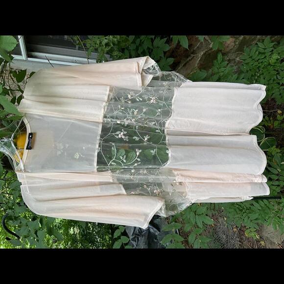 Paperoc  Sheer Pale Pink With Embroidered Flowers Kimono,Coverup  Size Large - Picture 1 of 9